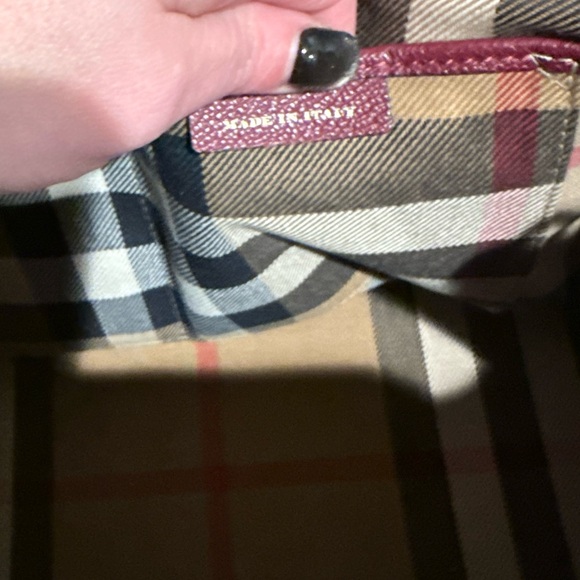 Burberry Grained Leather Medium Buckle Tote Burgundy - Picture 11 of 13